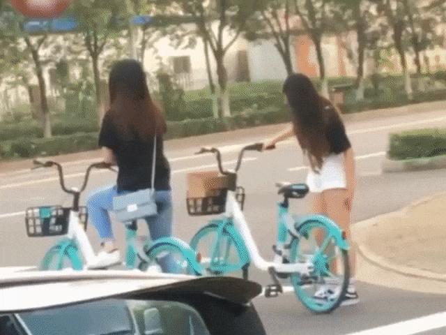 Video Clip Cười - Niềm vui của các chàng trai thật đơn giản