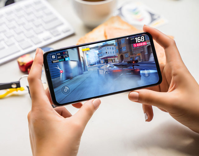 Vingroup công bố dòng điện thoại Vsmart thế hệ 2 - 11