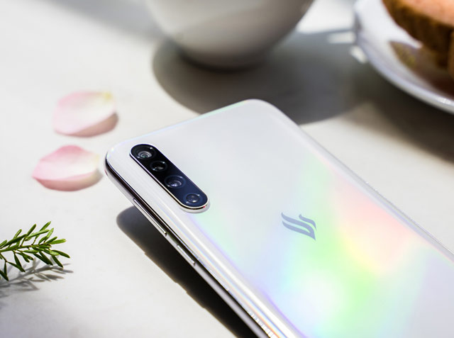 Vingroup công bố dòng điện thoại Vsmart thế hệ 2 - 9