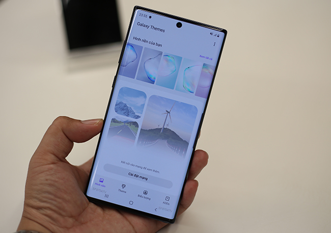 Nhiều chủ đề có sẵn cho người dùng tùy biến giao diện smartphone.