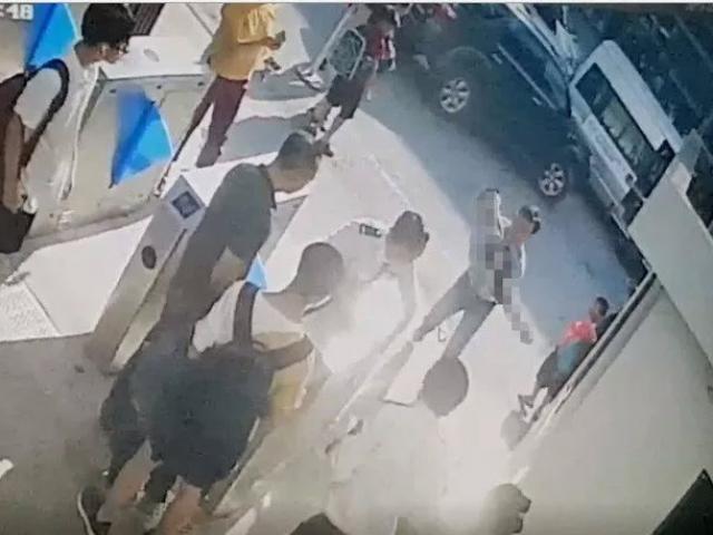 Sức khỏe đời sống - Chuyên gia đầu ngành về hồi sức phân tích nguyên nhân bé trai tử vong trên xe