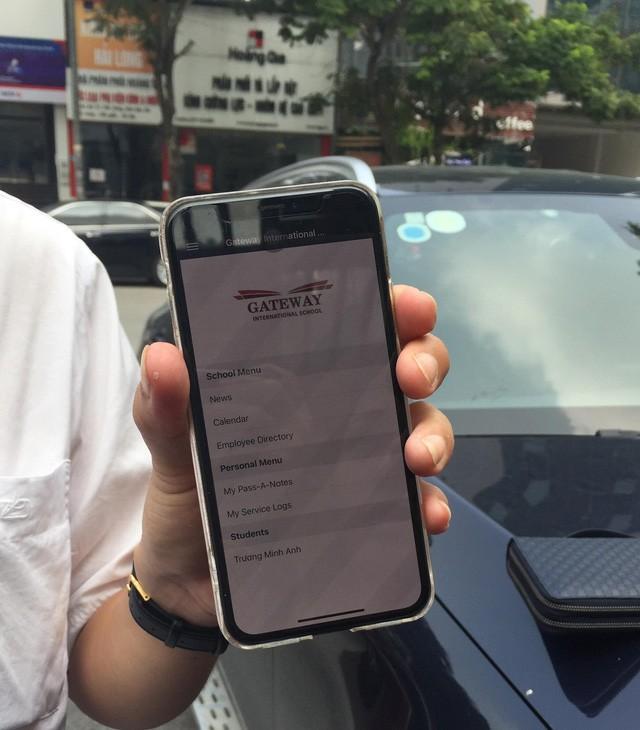 Phụ huynh trường Gateway chỉ nắm được thông tin của con qua phần mềm, không cho lấy số điện thoại của giáo viên. Ảnh TL