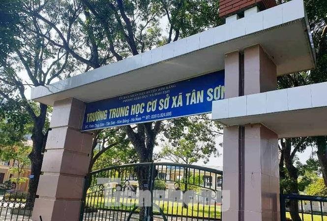 Trường THCS Tân Sơn, nơi xảy ra vụ việc nữ sinh lớp 9 bị đánh hội đồng - Ảnh: Hoàng Long Quảng cáo