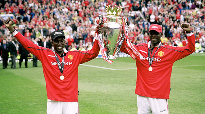 MU từng sở hữu cặp "song sát" Dwight Yorke (trái) và Andy Cole vô cùng lợi hại