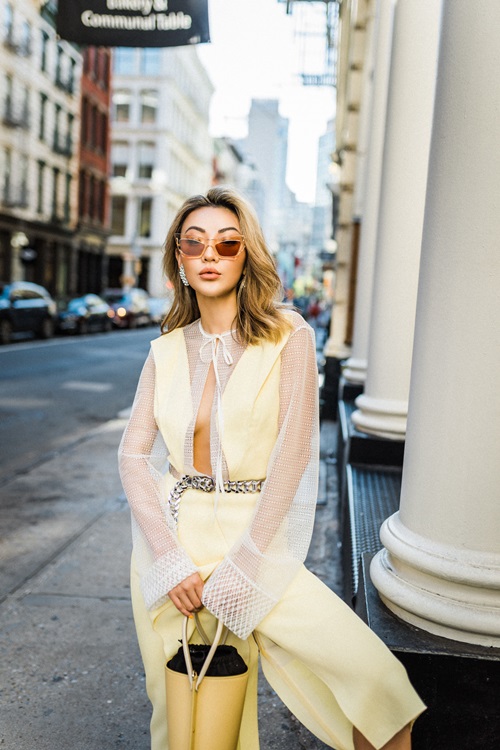 3 cách mặc xuyên thấu đẹp miễn chê ngày giao mùa - 5