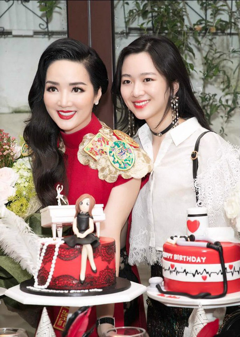 Anh Sa sở hữu nhiều vẻ đẹp giống me.