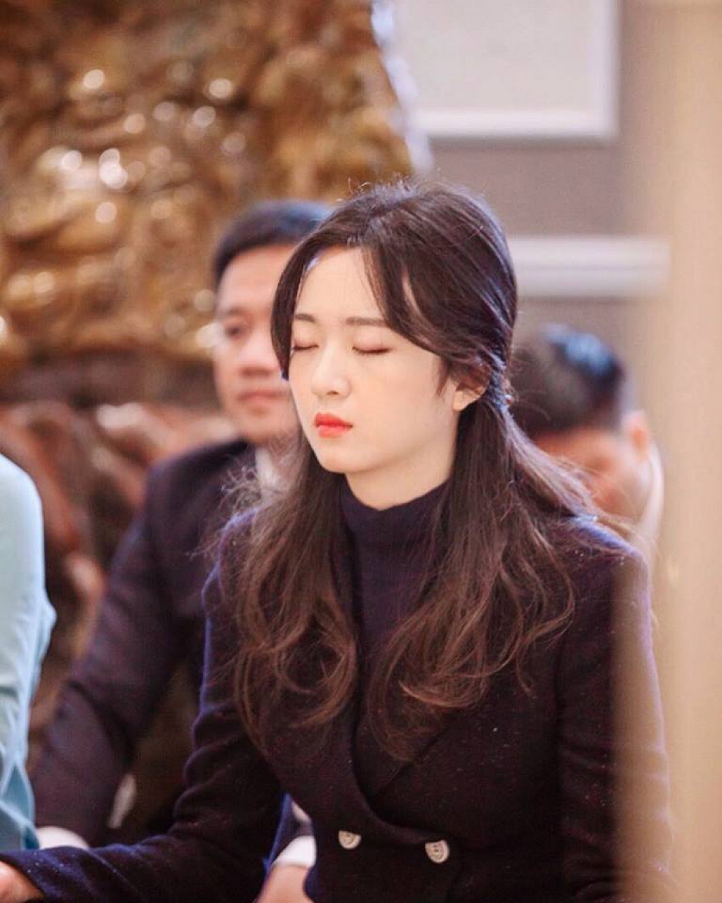Lúc trước cô vẫn thường sử dụng mạng xã hội nhưng hiện giờ cô kín tiếng hơn. 