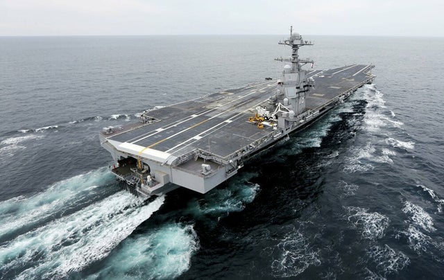 5 lý do không loại vũ khí nào đánh bại được tàu sân bay Mỹ, trừ một thứ duy nhất - 1
