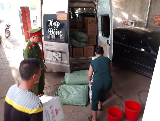 Bắc Giang bắt giữ 1 tấn bột làm bánh trung thu nhập lậu - 1