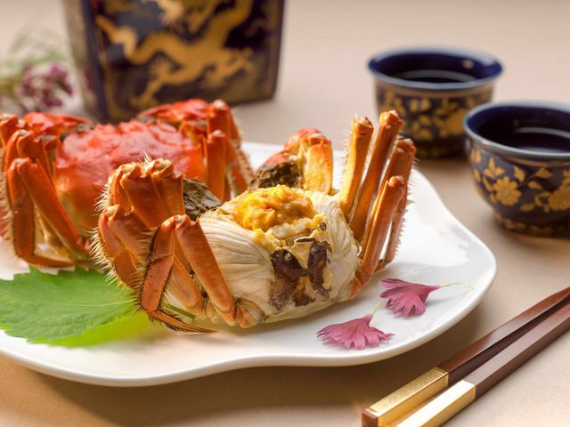 Cua lông Hồng Kông được coi là món ăn thượng hạng của giới nhà giàu Hồng Kông và Thượng Hải.