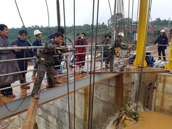 Cửa van xả của thủy điện Đắk Kar đã vận hành được vào tối 10-8