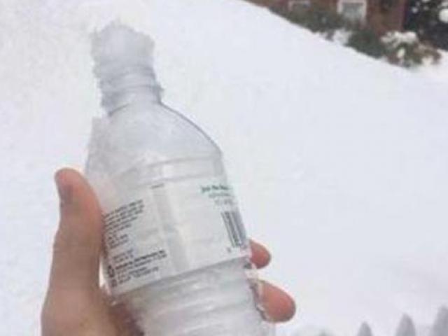 Kinh doanh - Đóng tuyết vào chai – ý tưởng “điên khùng” mà hái ra tiền