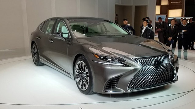 Lexus Việt Nam triệu hồi 10 chiếc xe LS500 vì các vết nứt ở lốp - 2