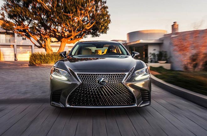 Lexus Việt Nam triệu hồi 10 chiếc xe LS500 vì các vết nứt ở lốp - 1