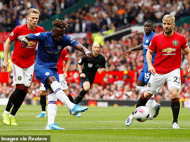 Bóng đá - MU "chết hụt" trước Chelsea: Xà ngang cột dọc cứu thua, De Gea "đứng tim"