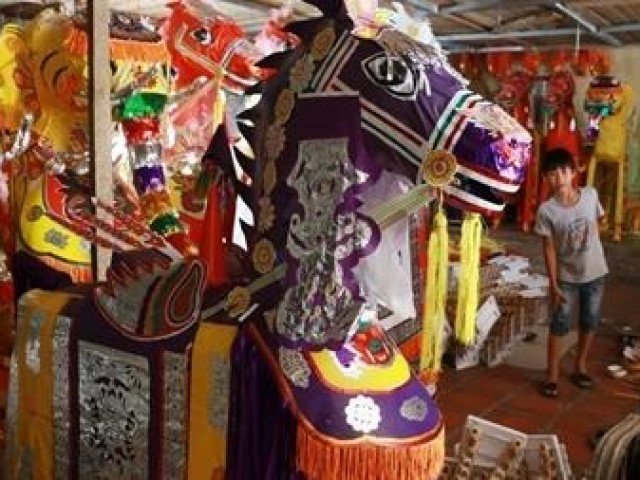 Du lịch - Ghé ngôi làng kiếm sống nhờ... "cõi âm"