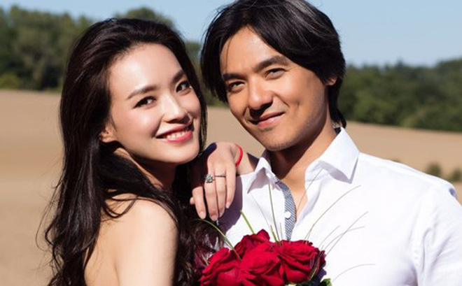 Vượt qua những ngày tháng đen tối,
Thư Kỳ làm lại cuộc đời để vươn lên trở thành ngôi sao hạng A. Cô
đón nhận tình yêu với người bạn thân lâu năm Phùng Đức Luân. Hai
người tạo nên chuyện tình đẹp và bình yên. Trong 3 năm sống bên
nhau, hai ngôi sao nổi tiếng luôn vướng tin đồn rạn nứt. Tuy nhiên
mới đây, Thư Kỳ đã xóa tan tin đồn bằng việc tổ chức sinh nhật cho
chồng.