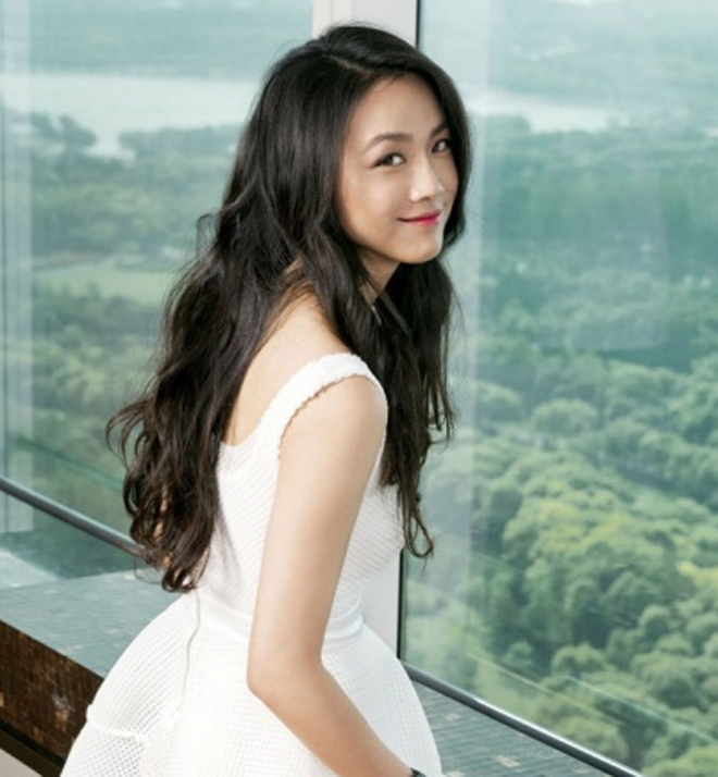 Khán giả Trung Quốc cho rằng những
cảnh làm tình trong phim "Sắc, Giới" đã "làm ô nhục hình ảnh
phụ nữ Trung Quốc". Thang Duy sau đó bị cấm xuất hiện trên các
phương tiện truyền thông nước này vào năm 2008. Lệnh cấm khiến sự
nghiệp của Thang Duy lao đao. Sau khi lệnh cấm được gỡ bỏ, cô mới
tham gia một số phim như Truy tìm người hoàn hảo, Thời đại hoàng
kim, Truy lùng quái yêu...