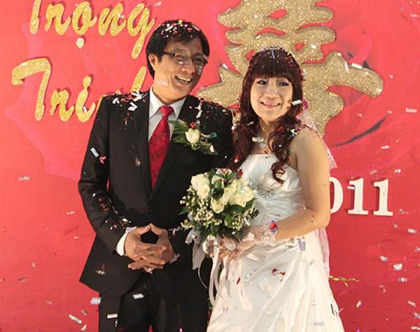 NSƯT Trọng Trinh lấy vợ 2 năm 2011.