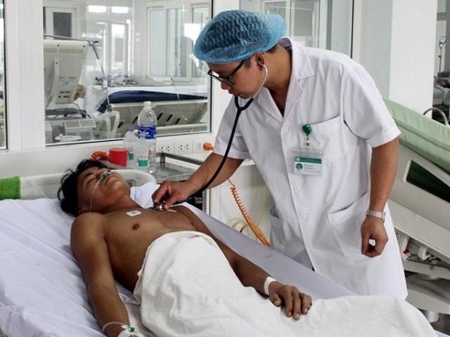 Sức khỏe đời sống - Thanh niên nhập viện sau khi uống 10 lít rượu liên tục trong 5 ngày