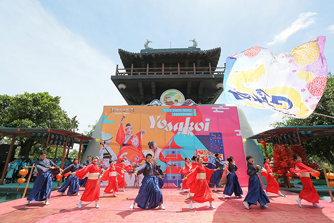 Exploding with a year-round festival in Ha Long - 2
