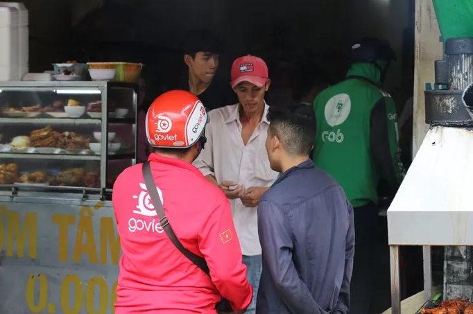 Hàng quán đắt khách nhờ lên &#34;app&#34; gọi món - 6