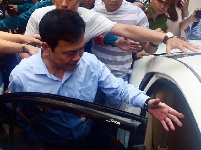 Ngày 23/8 mở lại phiên xử cựu viện phó Nguyễn Hữu Linh dâm ô