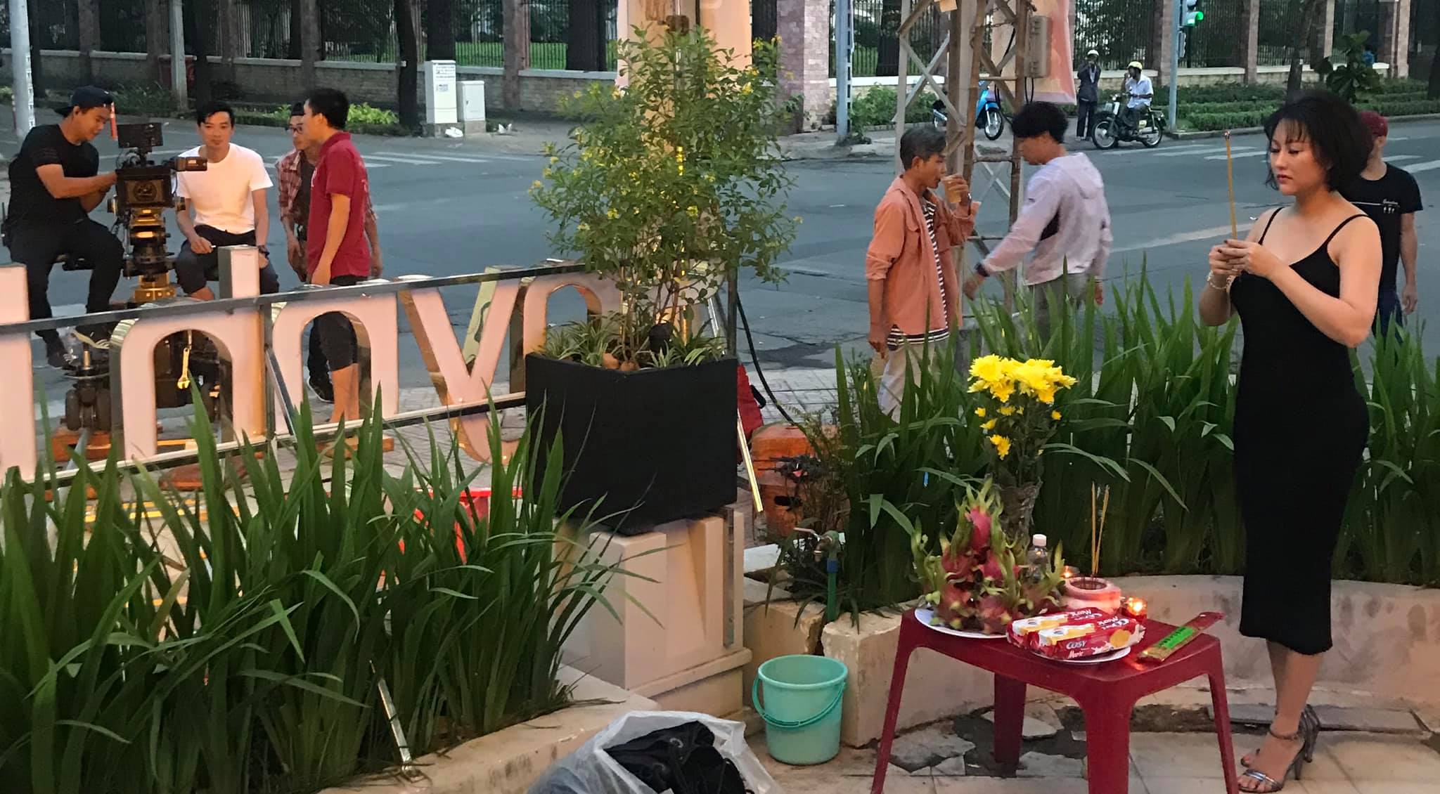 Cúng tổ nghề, Phi Thanh Vân bị chỉ trích vì lý do này - 2