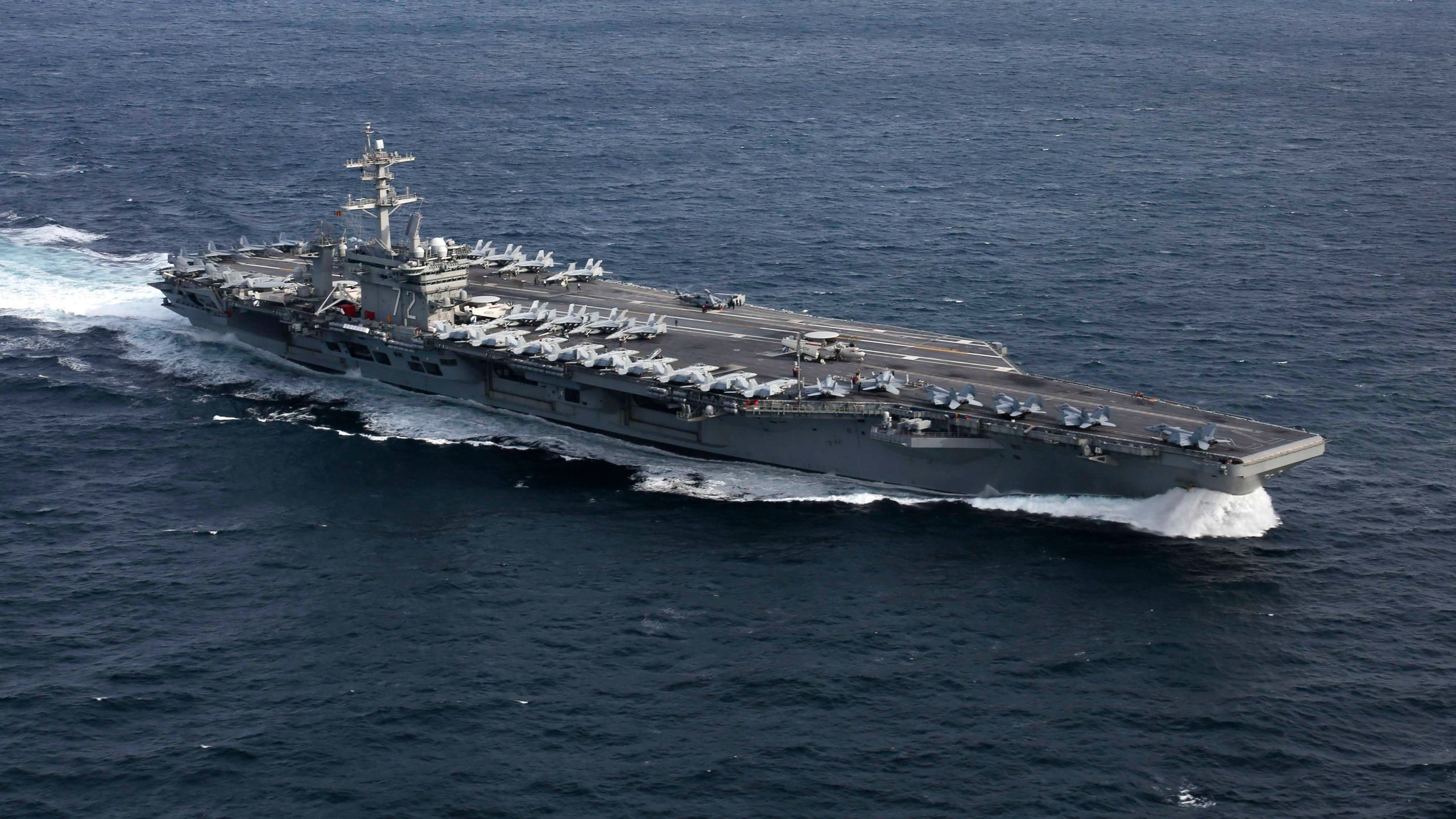Tàu sân bay Mỹ hiện giữ khoảng cách vừa đủ để tung đòn tấn công Iran.