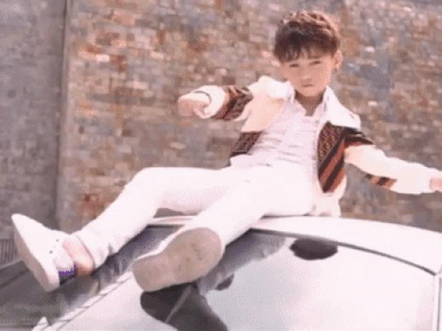 Bạn trẻ - Cuộc sống - "Hãy trao cho anh" phiên bản Sơn Tùng nhí cực chất