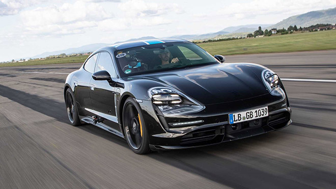 Sedan chạy điện Porsche Taycan EV 2020 sẽ trình làng vào tháng 9 tới đây - 1