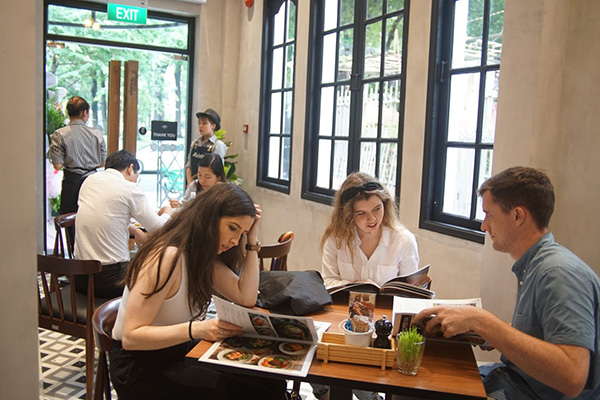 Không gian mang tính kết nối của The Coffee Club Việt Nam