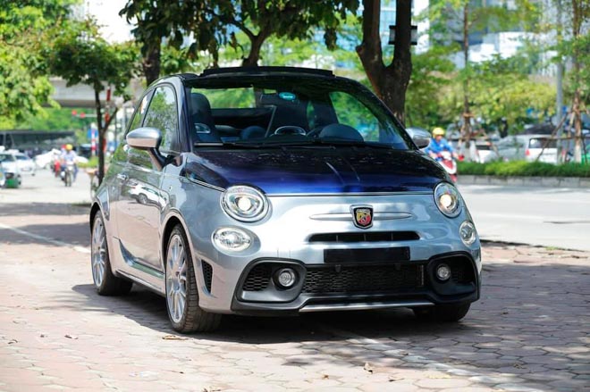 Xe cỡ nhỏ do Ý sản xuất có giá gần 3 tỷ đồng tại Việt Nam - 4