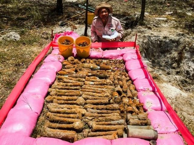 Tin tức trong ngày - Phát hiện 2 hầm chứa hơn 1.400 lựu đạn, kíp pháo, rocket còn nguyên kíp nổ