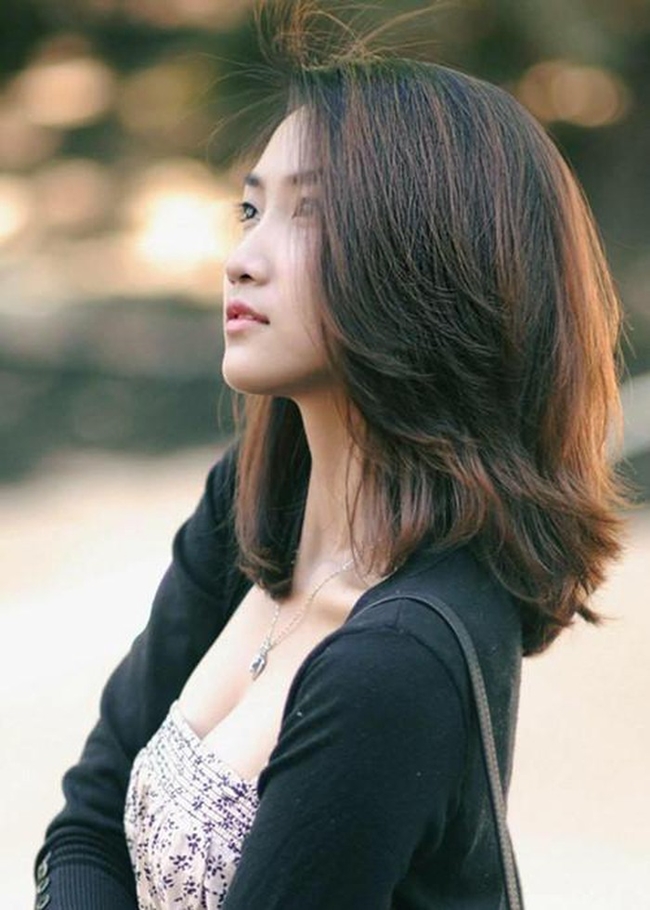 Không chỉ bị dư luận dị nghị về công việc, trước đó vợ chồng Lam Trường - Yến Phương cũng vướng tin đồn rạn nứt khi cô thường xuyên đăng tải trạng thái buồn bã. Để không ảnh hưởng đến cuộc sống vợ chồng bị cư dân mạng bàn tán, Yến Phương quyết định lên tiếng nói rõ tất cả.