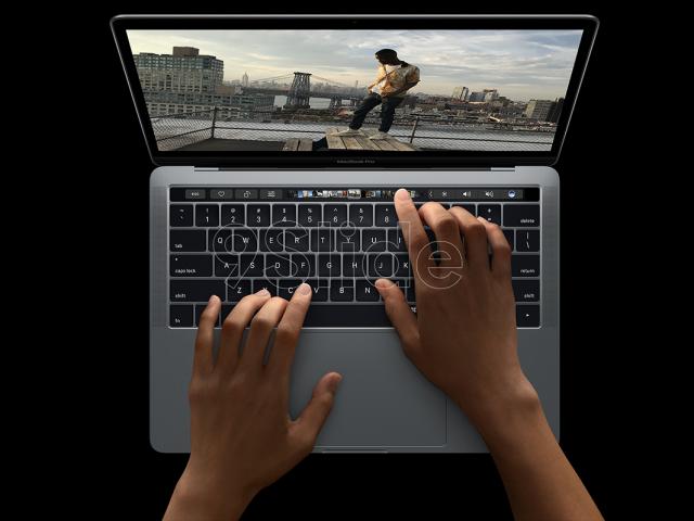 Bị chê mặc như bà bầu suốt từ đầu phim đến giờ, cuối cùng "chị Huệ" cũng đưa ra câu trả lời rồi đây