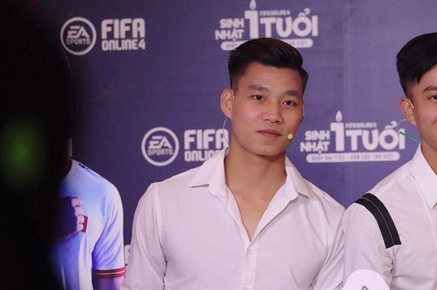 Văn Thanh tập gym ngay sau chấn thương liên tiếp, khoe cơ bắp cuồn cuộn - 3