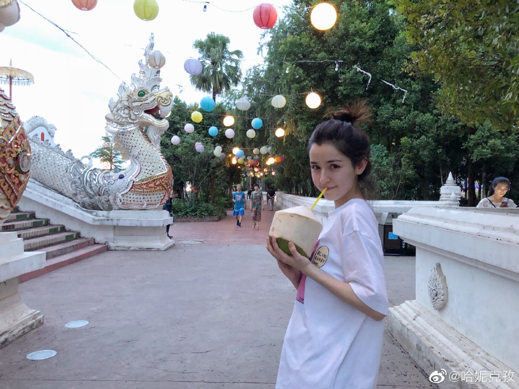 Hình ảnh&nbsp;xinh đẹp của mỹ nhân Tân Cương.&nbsp;