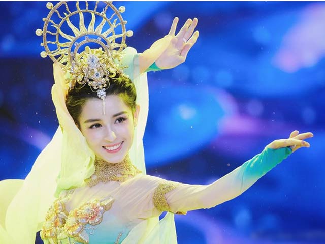 Thời trang - Sau 8 tháng hóa tiên trên truyền hình Trung Quốc, cô gái dân tộc thiểu số giờ ra sao?
