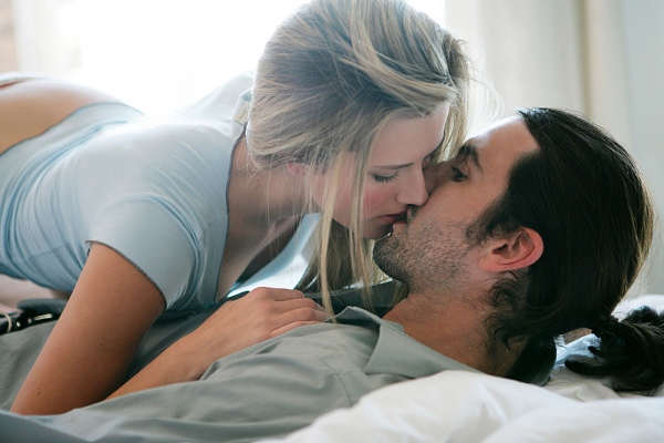 Không có gì đáng ngạc nhiên khi nhận thấy những người quan hệ tình dục đều đặn thường trông trẻ và khỏe mạnh hơn (Ảnh minh họa)