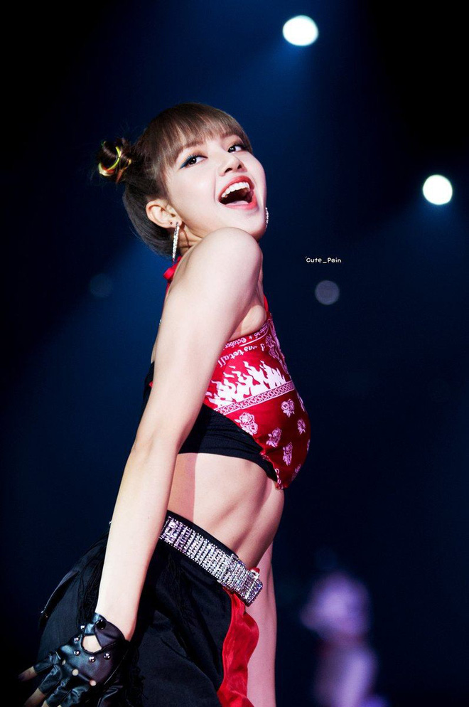 Nhiều người nhận xét phong cách của Chi Pu giống Lisa (Black Pink).