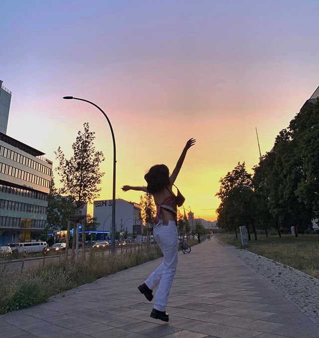 Chi Pu vừa quyến rũ vừa năng động khi lựa chọn trang phục này. 