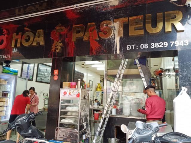 Tin tức trong ngày - Thủ tướng yêu cầu TP.HCM báo cáo vụ quán phở Hòa Pasteur bị "khủng bố"