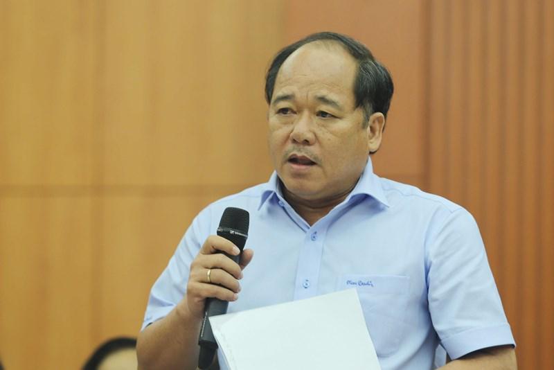 Ông Trần Minh Thái - Chánh thanh tra tỉnh Quảng Nam trả lời tại buổi họp báo. Ảnh THANH NHẬT