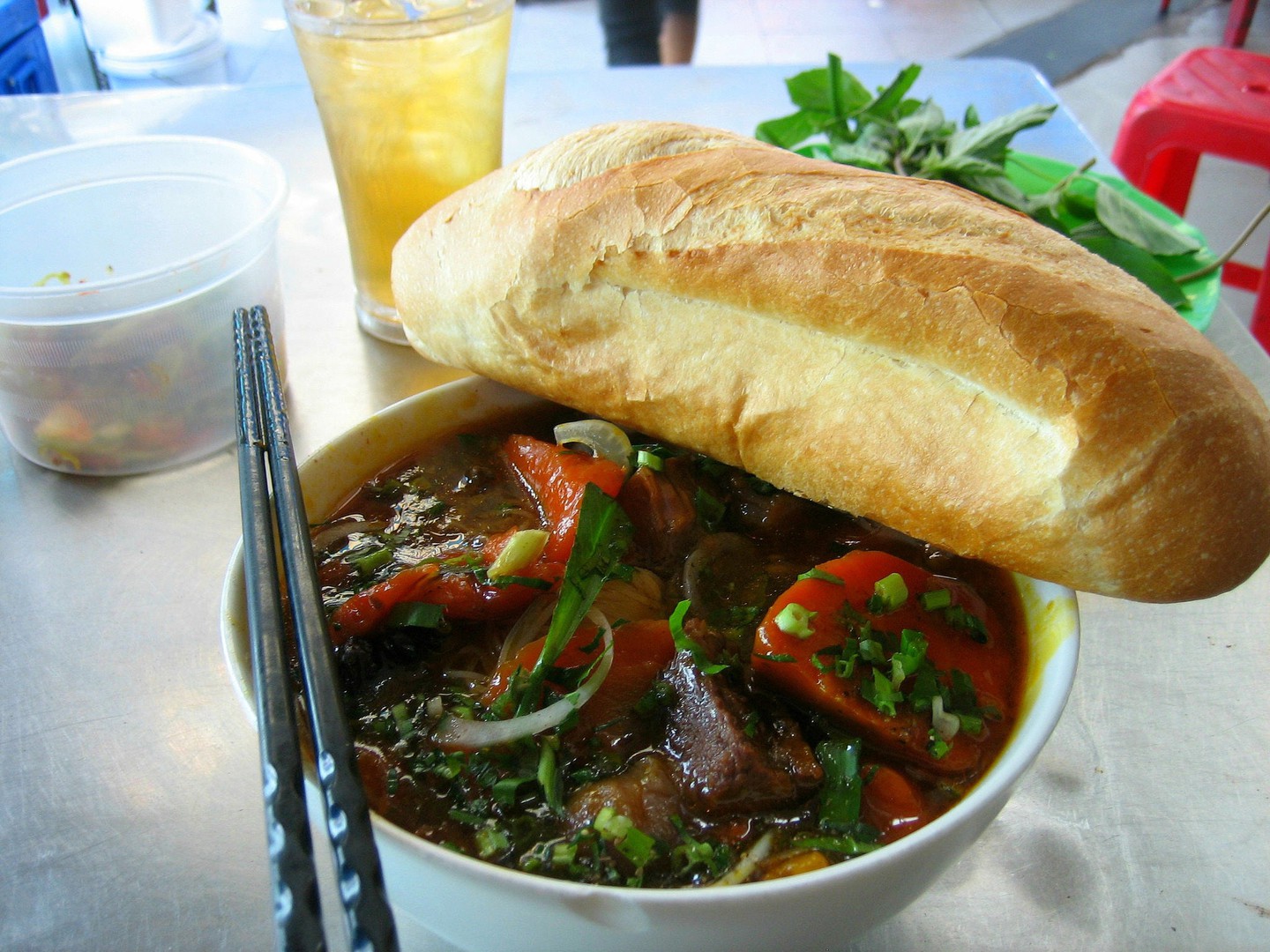 The 20 most delicious dishes in Vietnam are likened by Western newspapers to "taste of paradise"  - 4