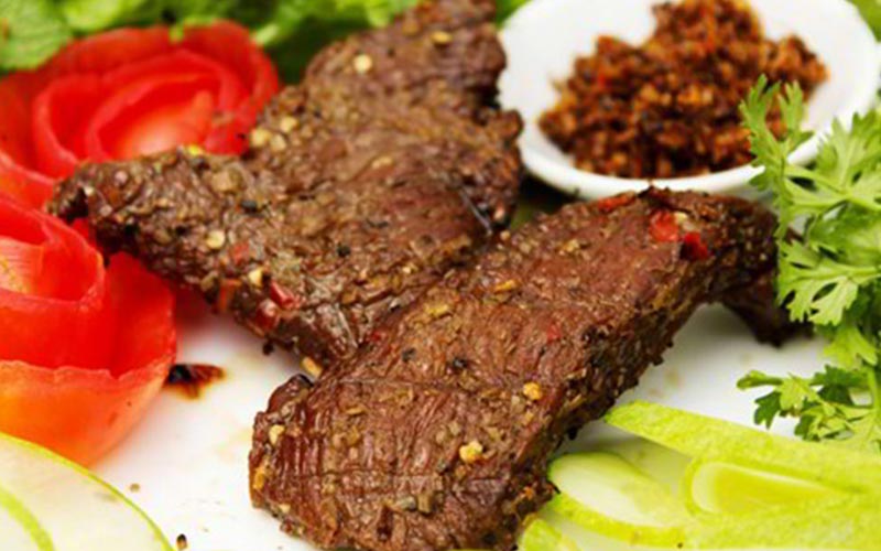 Bò một nắng là món ăn bạn nhất định nên thử khi đến Gia Lai. Ảnh: I.T