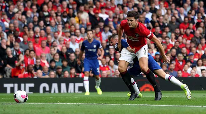 Harry Maguire rực sáng trong trận ra mắt MU đại thắng Chelsea 4-0