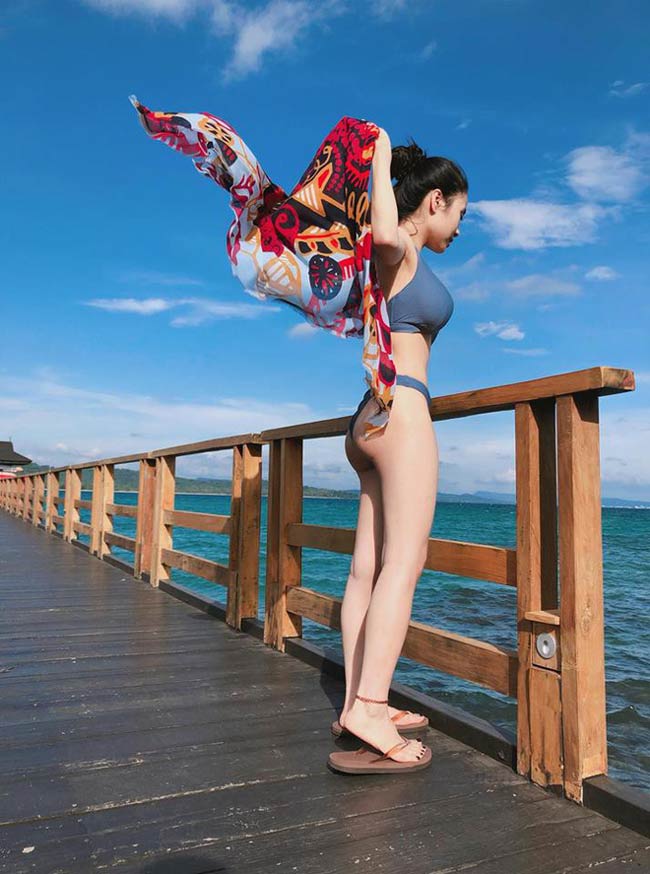 Có thể thấy người đẹp thích diện những kiểu quần bikini tôn vòng 3.