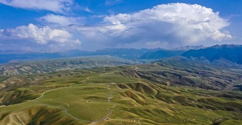 Mê mẩn với đồng cỏ đẹp như tranh tại Tân Cương - 13