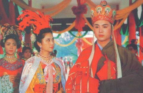 Nữ vương Nữ nhi quốc (Chu Lâm) và Đường Tăng (Từ Thiếu Hoa)